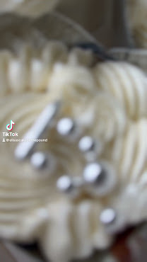 Elisa's Cake by the #Pound by null