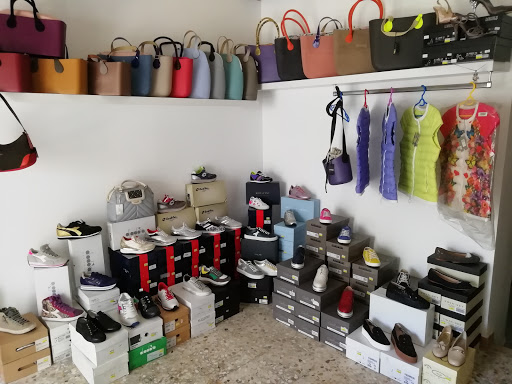Outlet Via Montenapoleone - Thumbnail