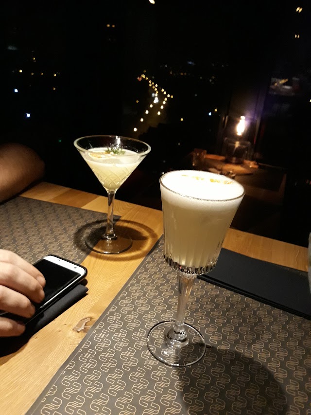 MUS Bar & View