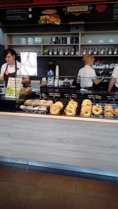 Photos of F&eacute;legyh&aacute;zi Bakery