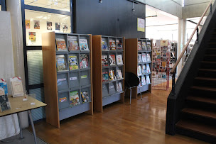 Photo n°2 de Bibliothèque Mathilde De Rouvres à Notre-Dame-de-Bondeville (Bibliothèque municipale)