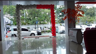 Photos of Auto 2000 Bintaro Jaya