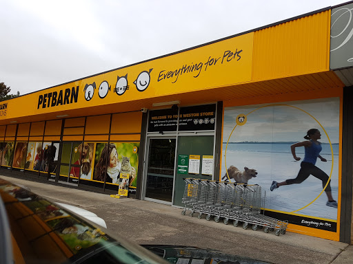 Petbarn Weston Logo