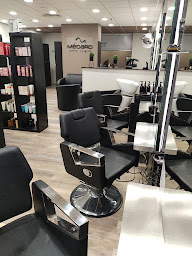 Photo n°13 de MEDARD Coiffeur Visagiste (Evreux Cora) à Évreux (Salon de coiffure)