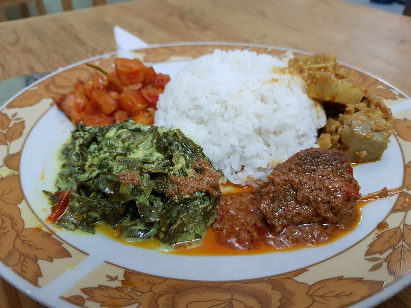 Vegetus Vegetarian tidak menggunakan daging dalam masakannya