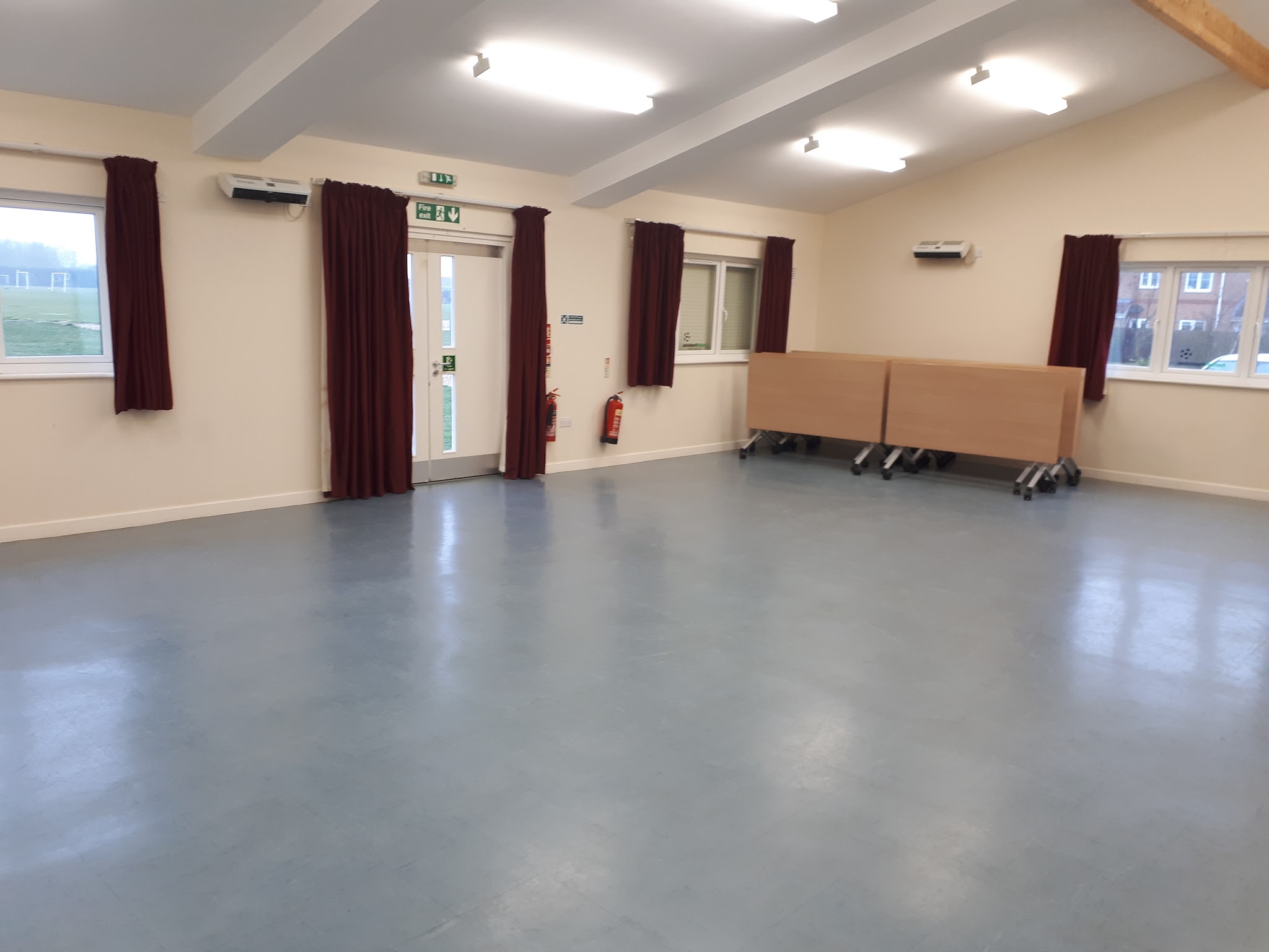 Queens Park Hall - Venues - photo 1