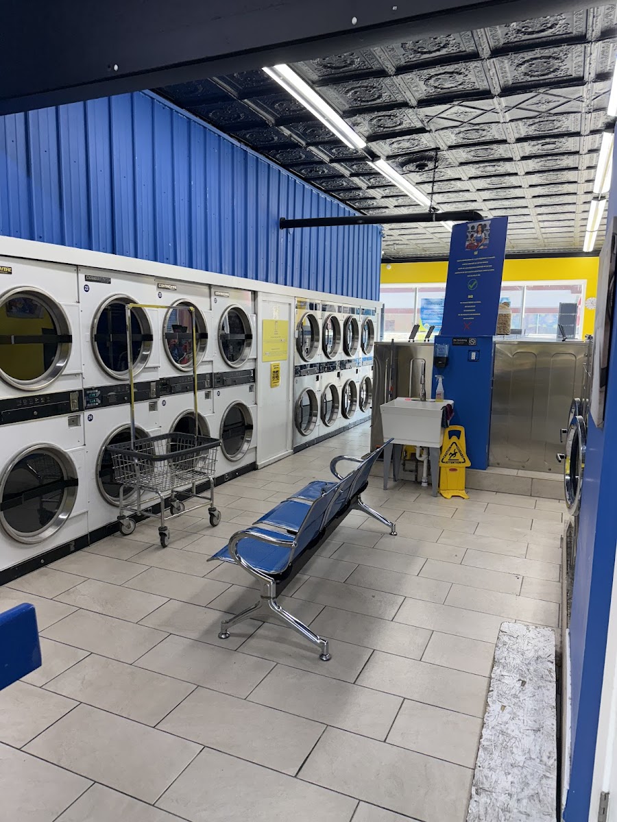 Virod's Wash n Go laundromat interior in Kenosha, WI