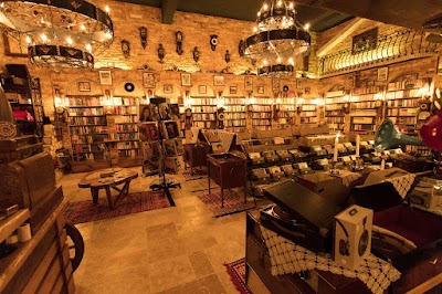 Gramofhan Antıque Book Shop Cafe
