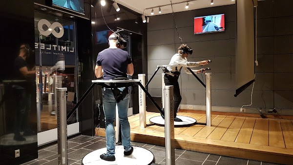 Piping Min Vær stille Limitless Virtual Reality, Frederiksgade 33, 8000 Aarhus, Danmark