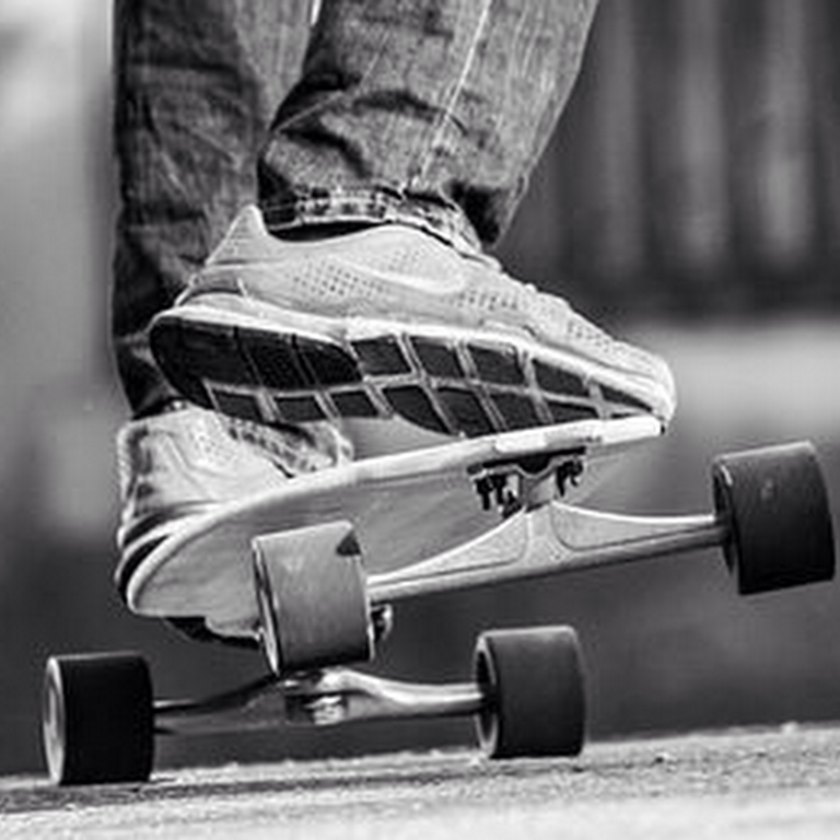 Kingsfield Concrete Skatepark - Skateboarding Scooting BMX-ing