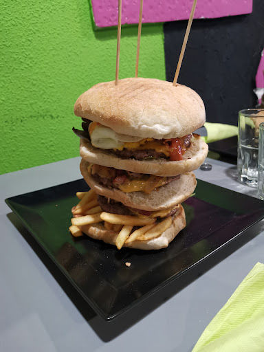 Photo 7 - PIZZBURG