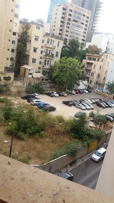 Photos of Monop'