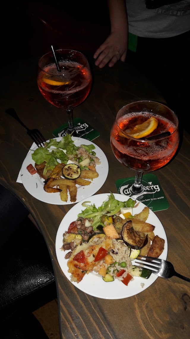 Provino Wine relax bar