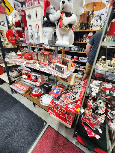 Route 66 Storage & Markets Gallery - United States