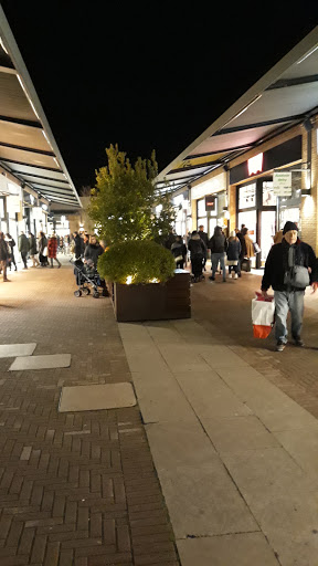 IMPERIAL OUTLET - Visual