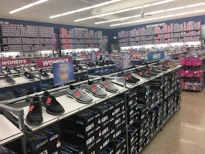 SKECHERS Warehouse Outlet