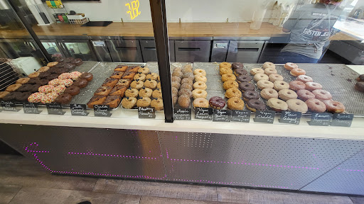 Doughbird - Visual