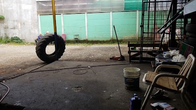 Photos of Lubricentro La Sinbomba