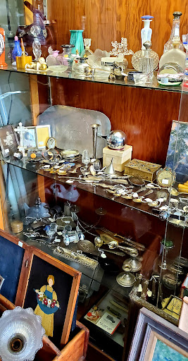 Antiques At the Glencroft - Thumbnail
