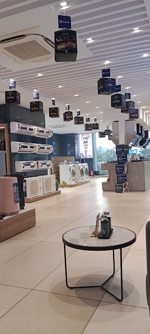 Af1qipn1v3c2s07s6vf Lnoalfwg9josennptea8rwgw=s677 K No