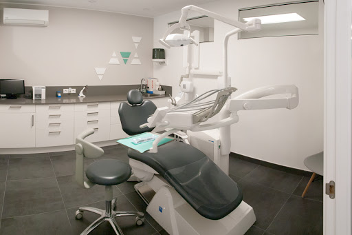 MQDENT - Clínica Dental en Cornellá - ESPAI OLVE
