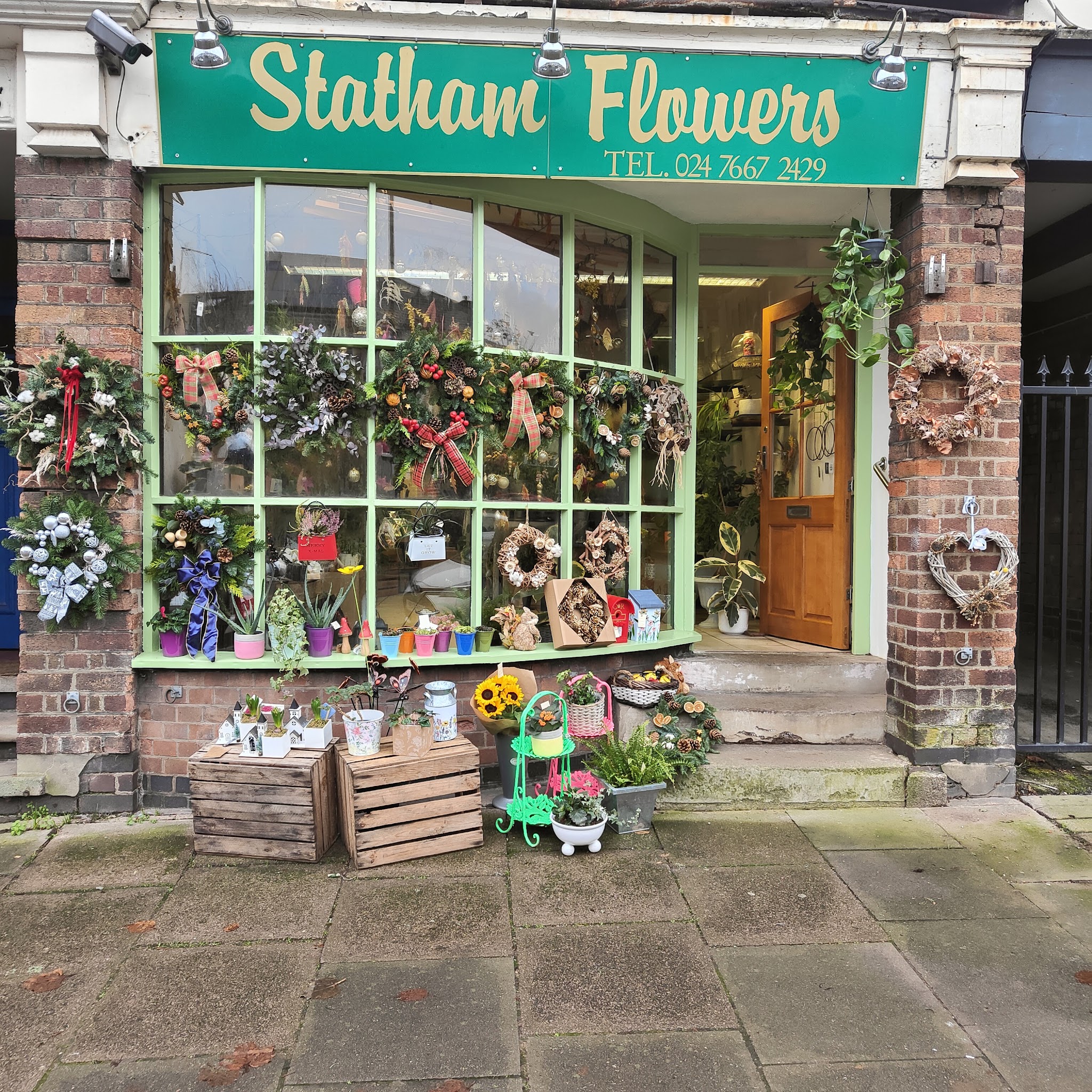 Statham Flowers - Florists - photo 1
