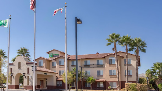 Holiday Inn Express & Suites Manteca City Center by IHG 179 Commerce Ave, Manteca, CA 95336