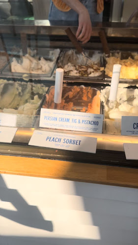 Django Gelato Athens Ανοιχτές ώρες