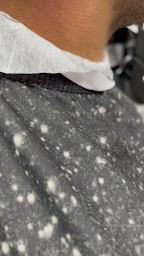 Photo n°14 de Royal Coiffure à Paris (Salon de coiffure)