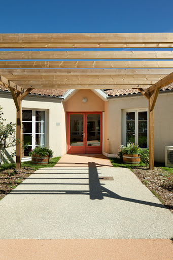 Photo de EHPAD Résidence La Chenaie à Bussac-Forêt (17210)