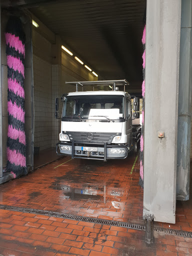 MKE Truck-Wash - Thumbnail