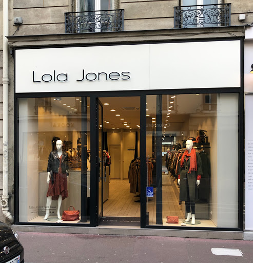 Lola Jones