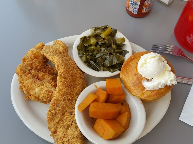 Lo-Lo's Chicken & Waffles