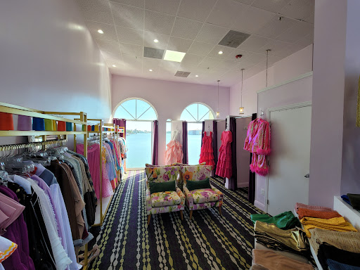 The B. Store - Visual