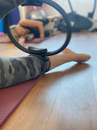 Photo n°7 de Raibaut Stéphanie Kiné et Ostéo en pelvi-périnéolologie, suivi pré/post partum, Pédiatrie, Sénologie, Pilates, Yoga prénatal à Carqueiranne (Studio Pilates)