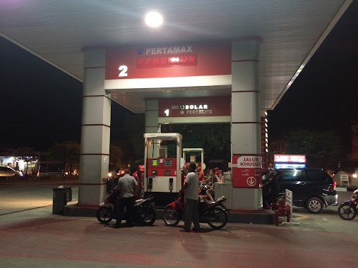 Simpang Dodik gas stations, Author: Dicko Andika