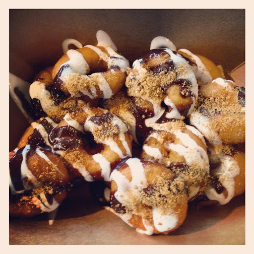 Pink's Mini Donuts - Visual