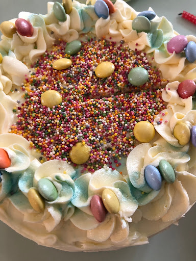 Betsy's Bake - Visual