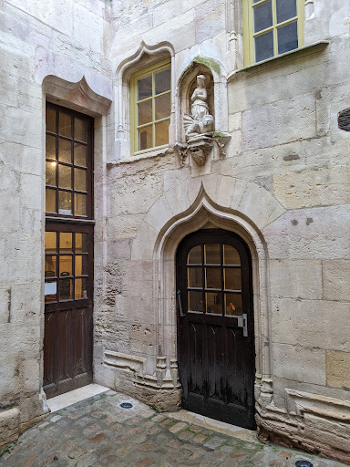 Cour Bareuzai - Thumbnail