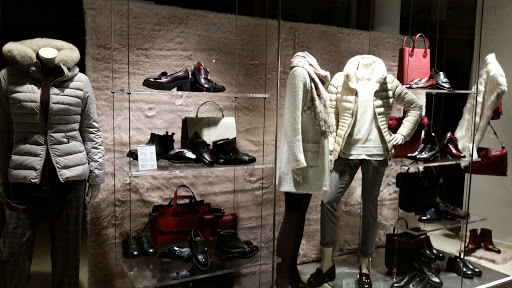 Mengotti Boutique calzature, borse e abbigliamento a Maragnole - Thumbnail
