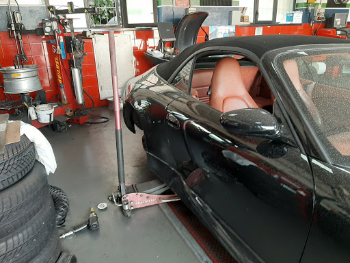 Nonsoloauto S.a.s | Servizio Gomme Gallery - Italy