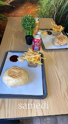 Photo n°4 de Food H Ponthierry (maison H) à Saint-Fargeau-Ponthierry (Restauration rapide)