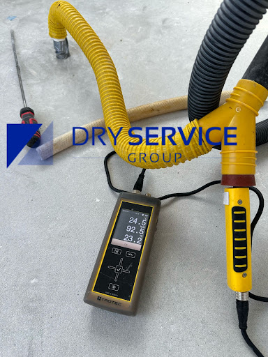 Dry Service Group: Osuszanie Warszawa, Osuszanie Mieszkania, Domu, Piwnic, Osuszanie Podposadzkowe, Badanie Szczelności Dachu