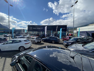 Photo n°2 de Service - Peugeot à Sallanches (Magasin de pneus)