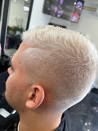 Photo n°22 de Carré 27 Coiffure à Domont (Salon de coiffure)