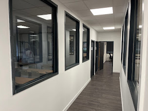 Photo n°12 de J.M.S - Contractant Général - Rénovation et Aménagement à Rosny-sous-Bois (Travaux généraux)