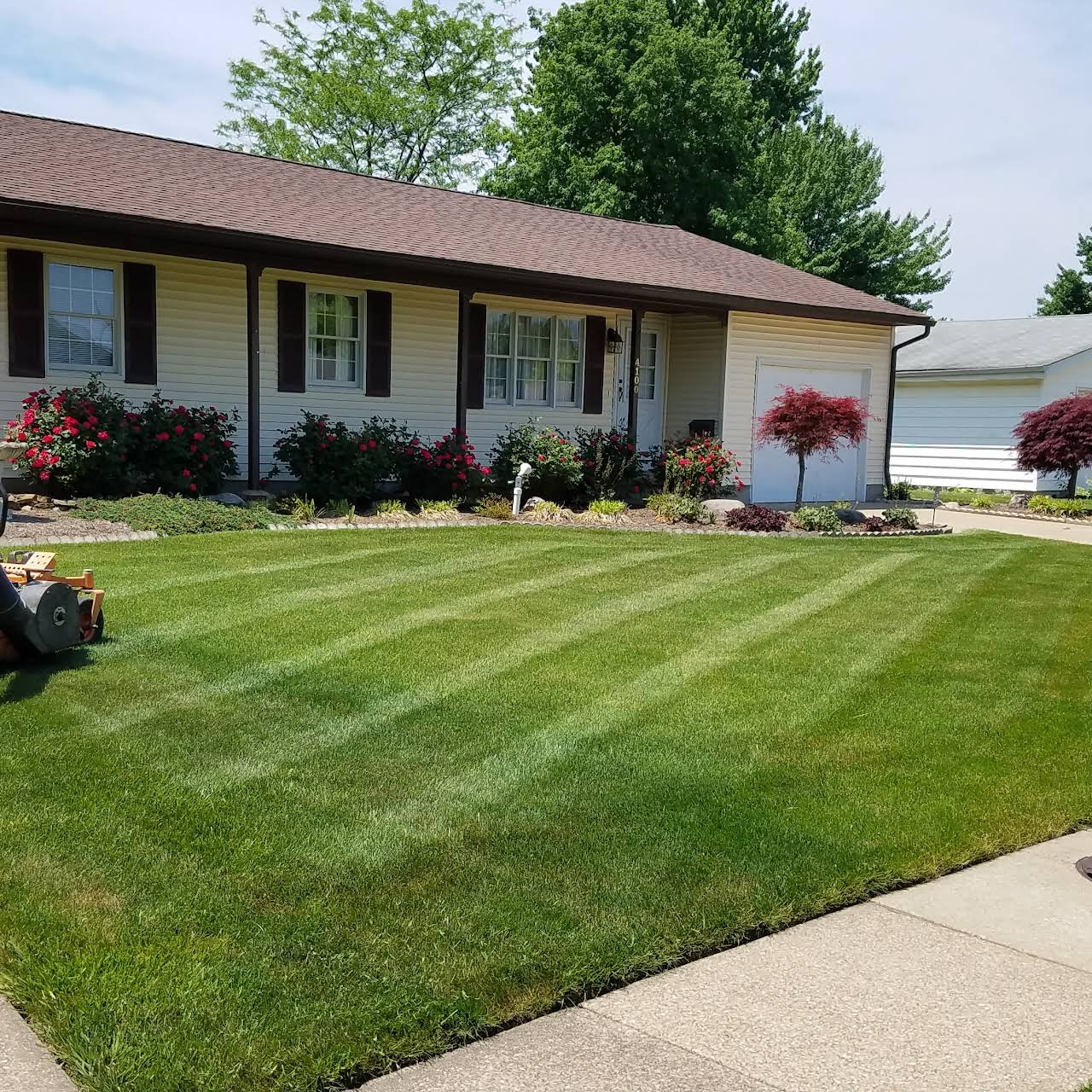 Mark's Lawn Maintenance, LLC Lawn Care & Landscaper in Lorain, OH
