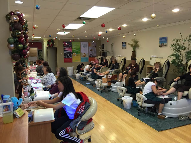 Eden Nail interior view
