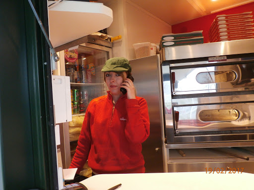 Photo 3 - Le Kiosque à Pizzas Lesneven et son distributeur 24/24h