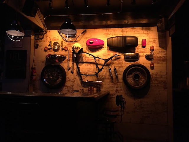 MR250 Bar Salon
